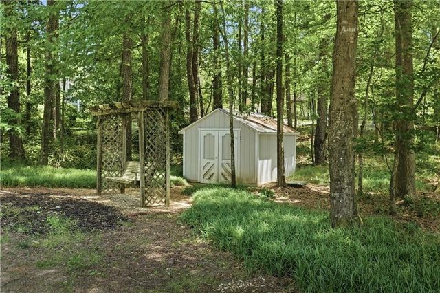 2211 Flowering Drive, Grayson, GA 30017