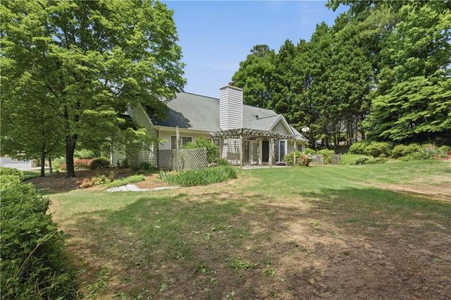 2211 Flowering Drive, Grayson, GA 30017