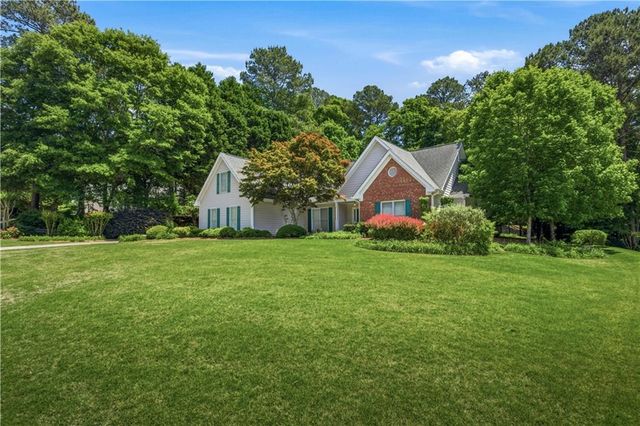 2211 Flowering Drive, Grayson, GA 30017