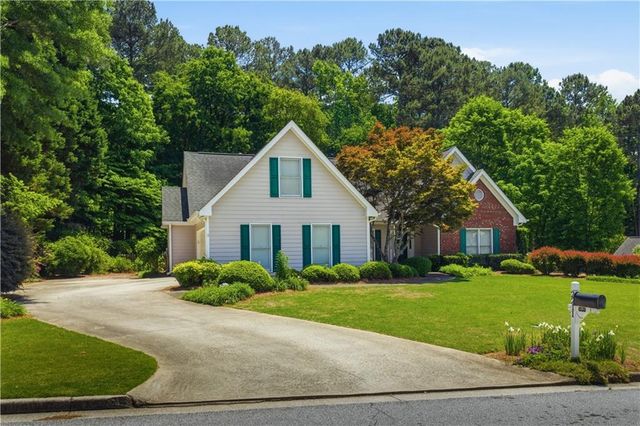 2211 Flowering Drive, Grayson, GA 30017