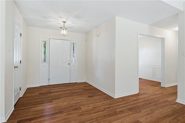 2211 Flowering Drive, Grayson, GA 30017
