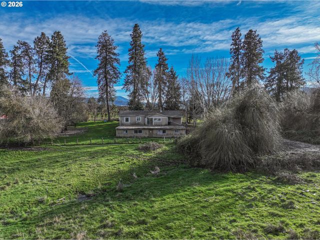2739 WYEAST Rd, Hood River, OR 97031