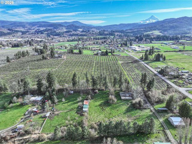 2739 WYEAST Rd, Hood River, OR 97031