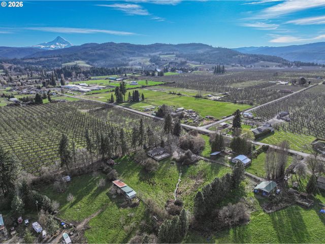 2739 WYEAST Rd, Hood River, OR 97031