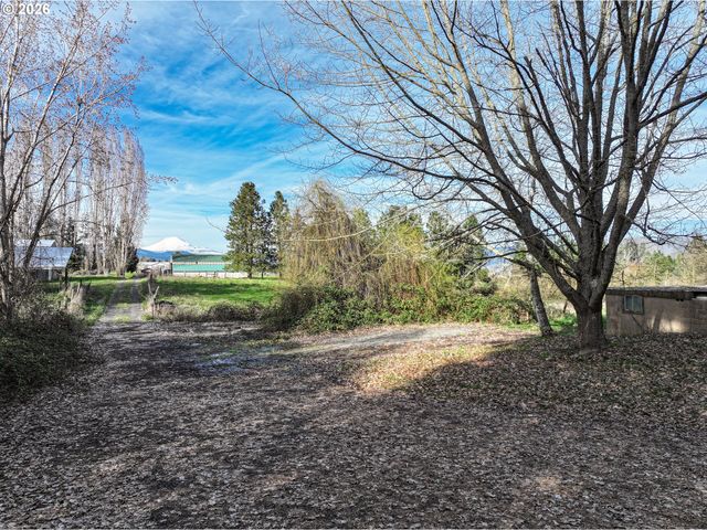 2739 WYEAST Rd, Hood River, OR 97031