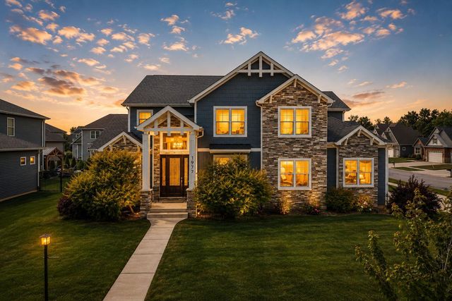1977 Louis Drive, Crown Point, IN 46307