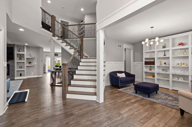 1977 Louis Drive, Crown Point, IN 46307