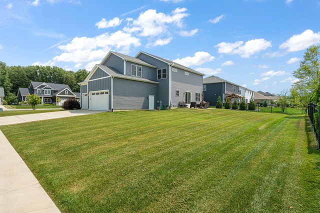 1977 Louis Drive, Crown Point, IN 46307