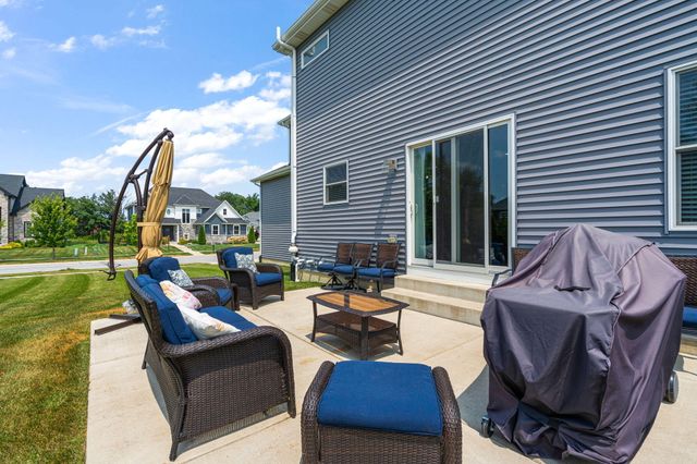 1977 Louis Drive, Crown Point, IN 46307