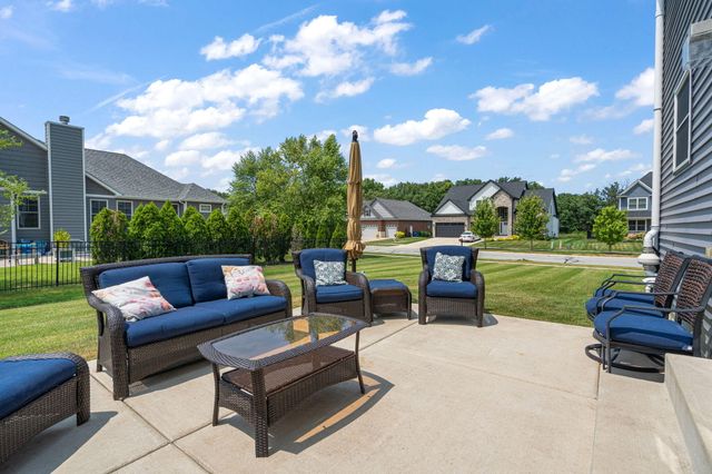 1977 Louis Drive, Crown Point, IN 46307