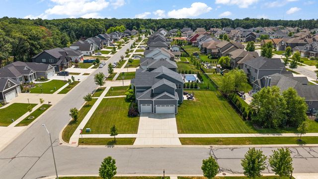 1977 Louis Drive, Crown Point, IN 46307