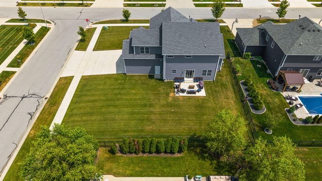 1977 Louis Drive, Crown Point, IN 46307
