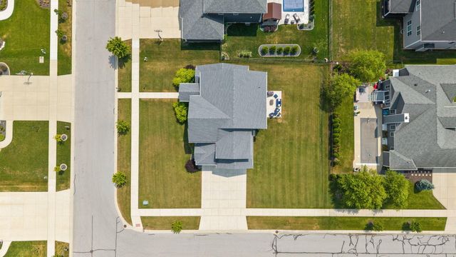 1977 Louis Drive, Crown Point, IN 46307
