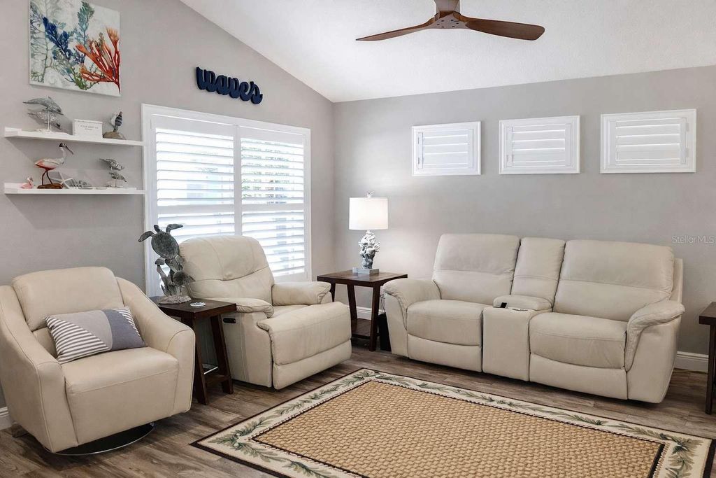 Image 2 of property listing at 11711 CRAWFORD PARRISH LANE, Parrish, FL 34219