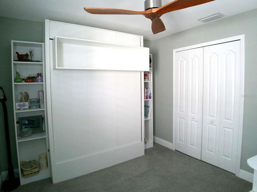 Image 11 of property listing at 11711 CRAWFORD PARRISH LANE, Parrish, FL 34219