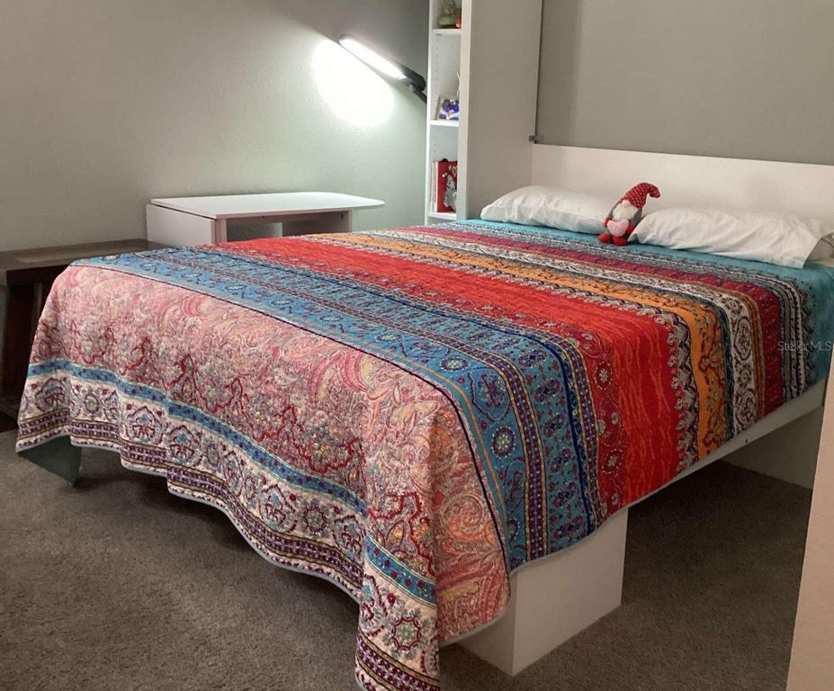 Image 12 of property listing at 11711 CRAWFORD PARRISH LANE, Parrish, FL 34219