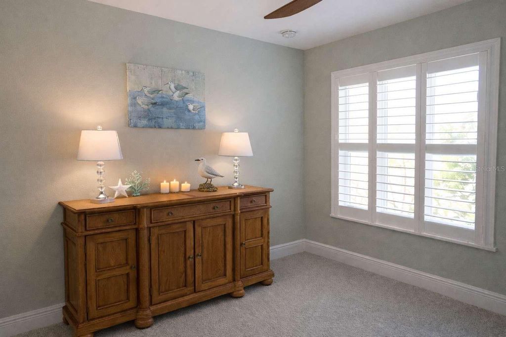 Image 13 of property listing at 11711 CRAWFORD PARRISH LANE, Parrish, FL 34219