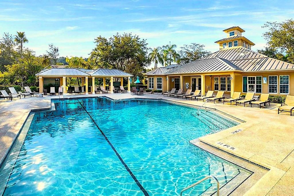 Image 18 of property listing at 11711 CRAWFORD PARRISH LANE, Parrish, FL 34219