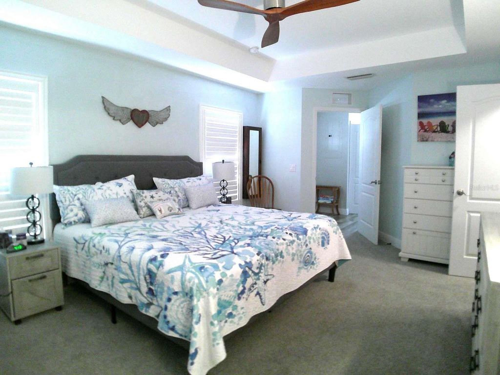 Image 8 of property listing at 11711 CRAWFORD PARRISH LANE, Parrish, FL 34219