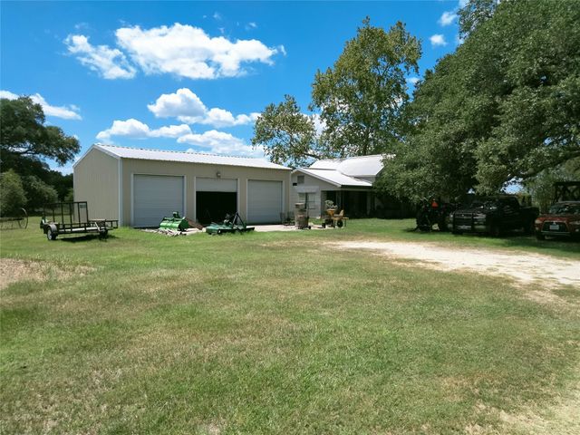 2123 W Us Highway 90, Schulenburg, TX 78956