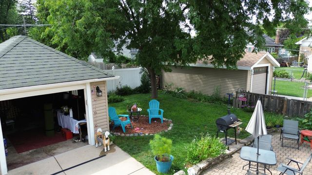 1280 S Cora Street, Des Plaines, IL 60018