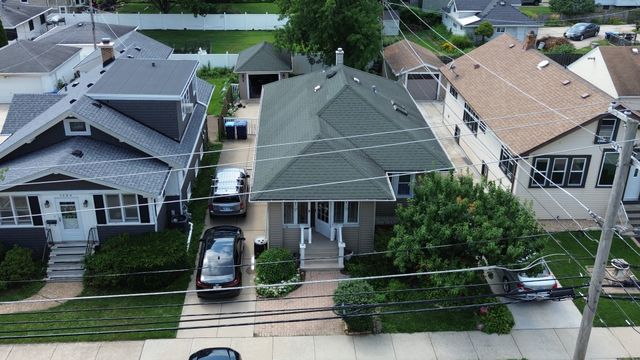 1280 S Cora Street, Des Plaines, IL 60018