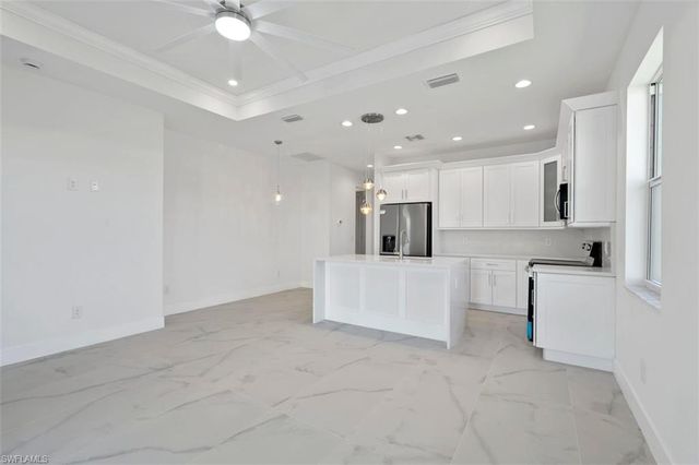 1105 SE 38th ST, Cape Coral, FL 33904