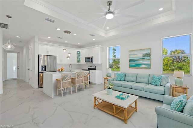 1105 SE 38th ST, Cape Coral, FL 33904