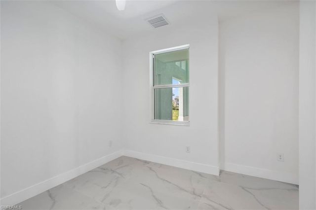 1105 SE 38th ST, Cape Coral, FL 33904