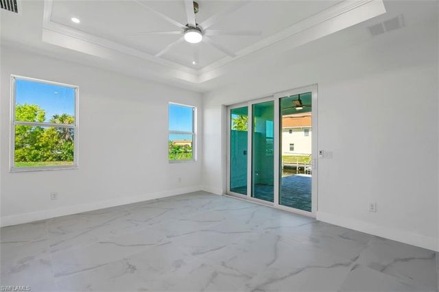 1105 SE 38th ST, Cape Coral, FL 33904