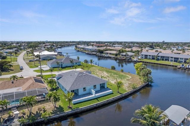 1105 SE 38th ST, Cape Coral, FL 33904