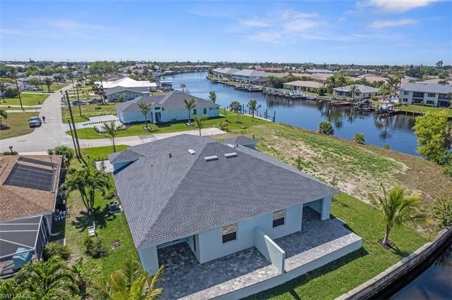 1105 SE 38th ST, Cape Coral, FL 33904