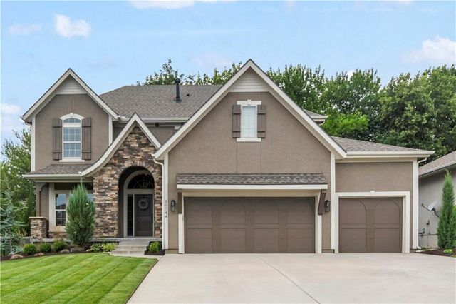 10744 S Palisade Street, Olathe, KS 66061