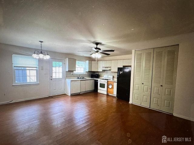 211 gambocz Court, South Brunswick, NJ 08852