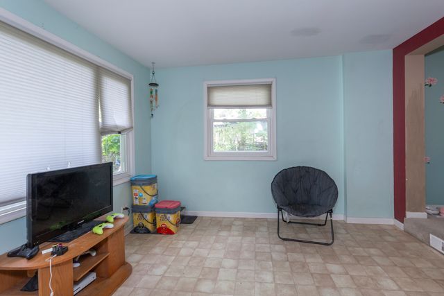 382 Keith Avenue, Crystal Lake, IL 60014