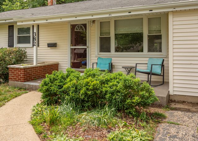 382 Keith Avenue, Crystal Lake, IL 60014