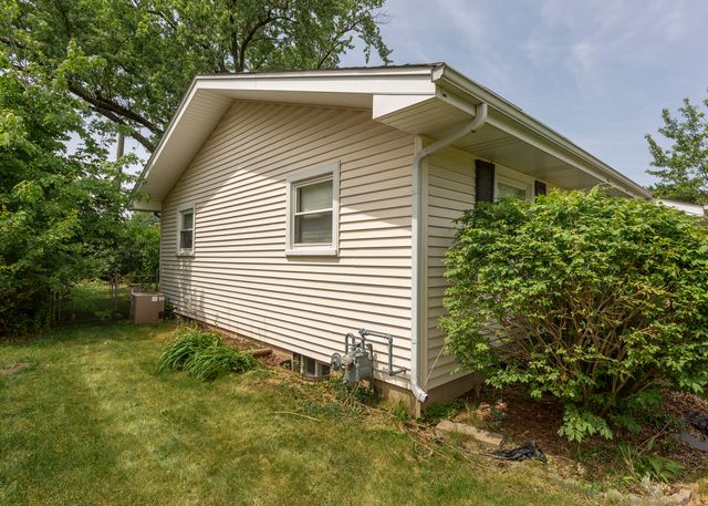 382 Keith Avenue, Crystal Lake, IL 60014