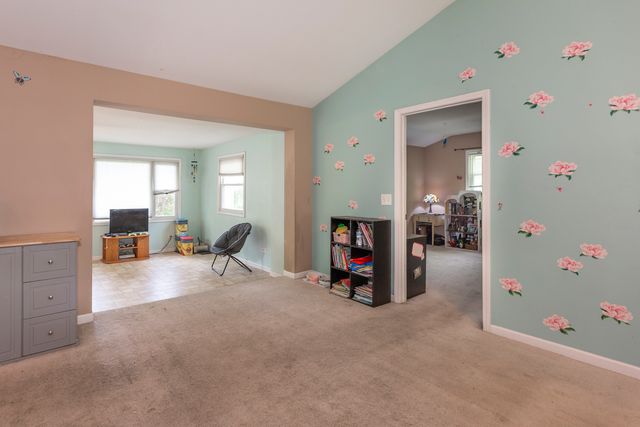 382 Keith Avenue, Crystal Lake, IL 60014