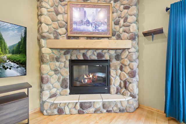 618 Tupelo Way, Chaska, MN 55318