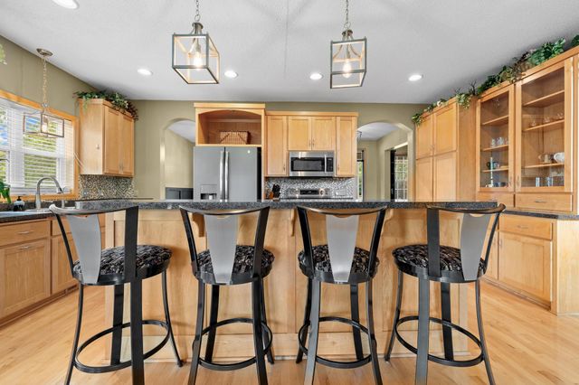 618 Tupelo Way, Chaska, MN 55318