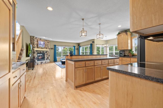 618 Tupelo Way, Chaska, MN 55318