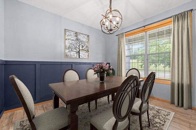 618 Tupelo Way, Chaska, MN 55318