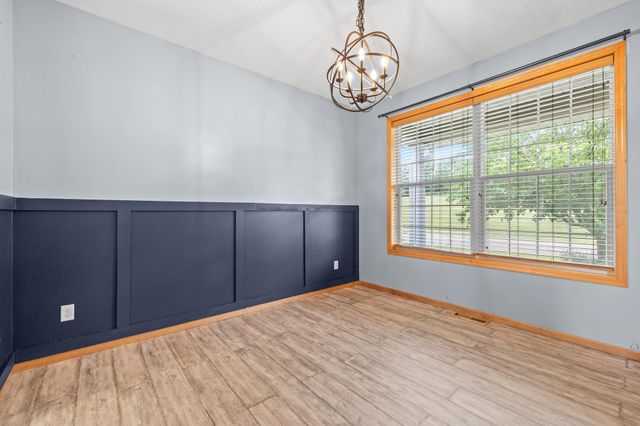 618 Tupelo Way, Chaska, MN 55318