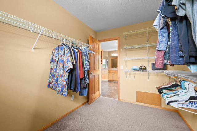 618 Tupelo Way, Chaska, MN 55318
