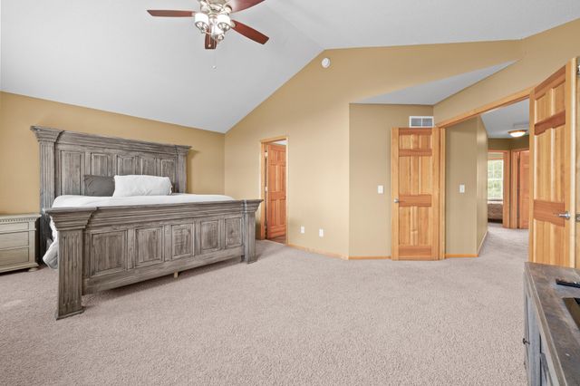 618 Tupelo Way, Chaska, MN 55318