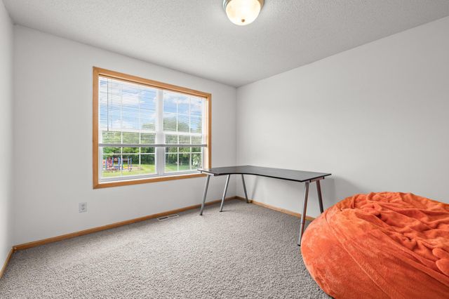 618 Tupelo Way, Chaska, MN 55318