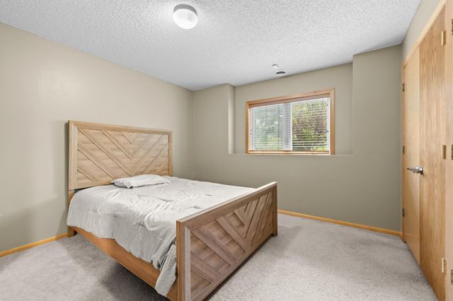 618 Tupelo Way, Chaska, MN 55318