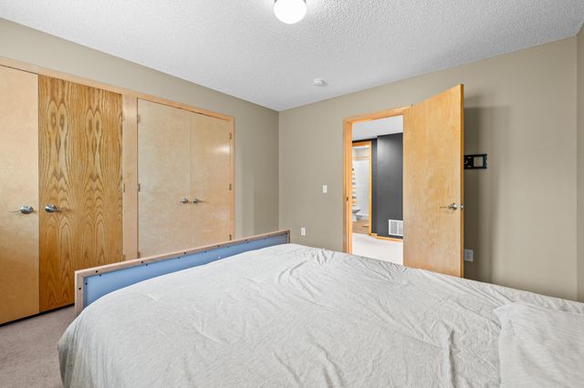 618 Tupelo Way, Chaska, MN 55318