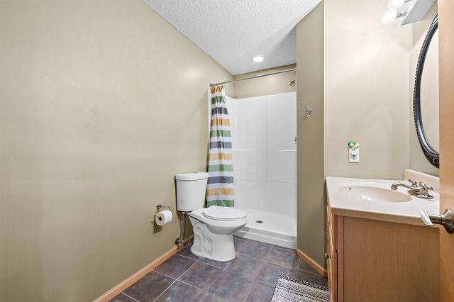 618 Tupelo Way, Chaska, MN 55318