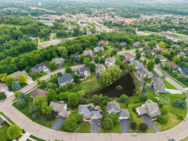 618 Tupelo Way, Chaska, MN 55318